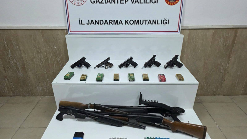 SİLAH KAÇAKÇILIĞINA JANDARMADAN GEÇİT YOK
