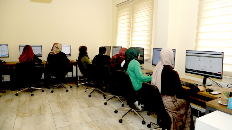 GAZİANTEP’TE GENÇLERE KÜRESEL TEKNOLOJİ EĞİTİMİ