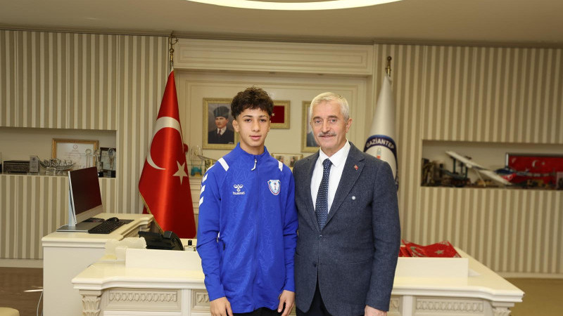 U17 AVRUPA ŞAMPİYONASI’NDA MUHAMMED GÖLHA’DAN GÜMÜŞ MADALYA