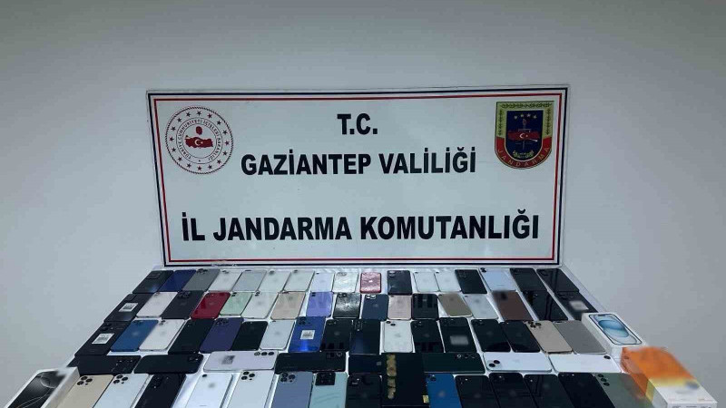 Kaçak telefon operasyonu