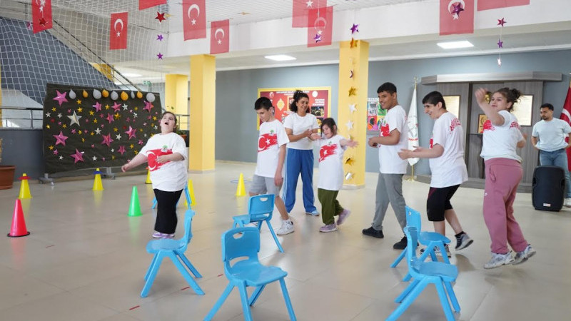 SPOR FESTİVALİ, ÖZEL GEREKSİNİMLİ ÖĞRENCİLERİN YÜZÜNÜ GÜLDÜRDÜ