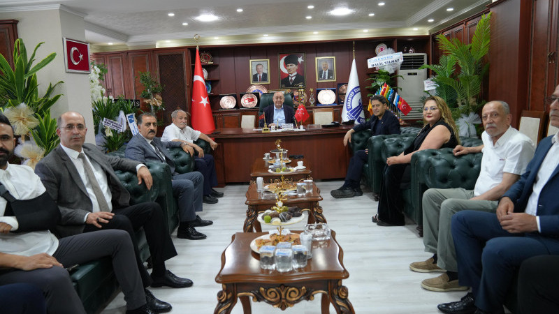 Milletvekili Şahin’den GAİB ve Esnaf Odalarına ziyaret