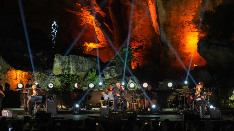 DÜLÜK’TE TARİH, SANAT VE MUTLULUK DOLU BİR GECE