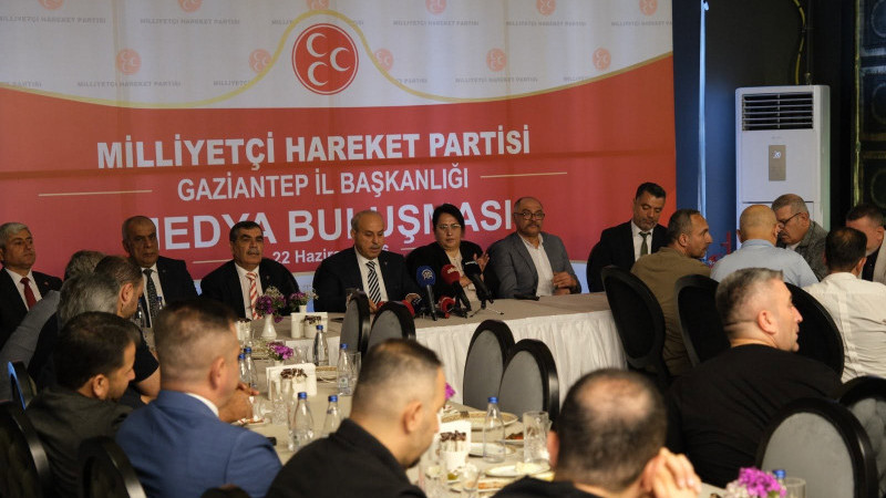 Kılıç basınla buluştu