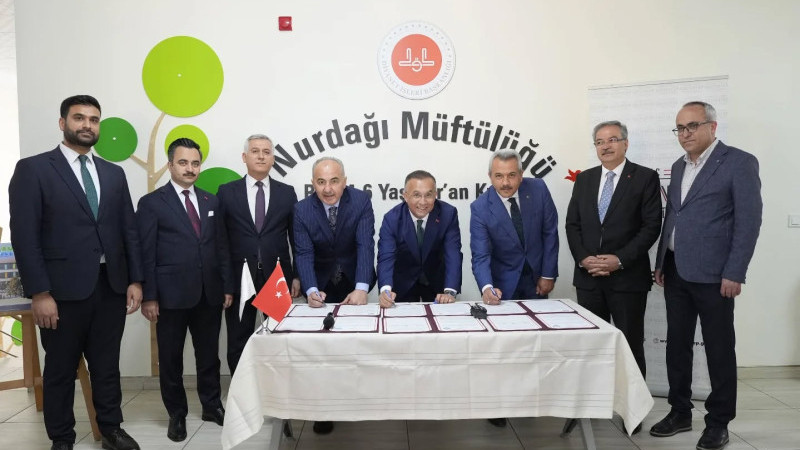 Rizeli yardımseverlerden Nurdağı’na okul