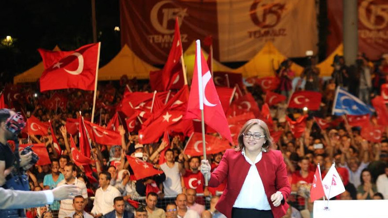 ŞAHİN: 