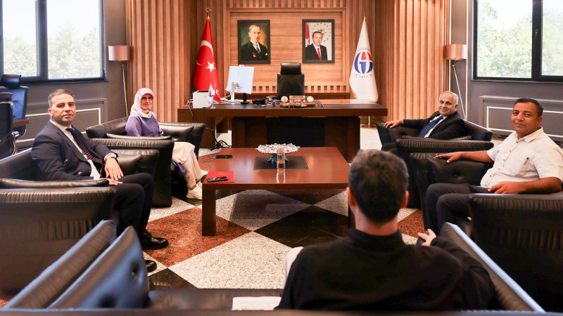 NESLİHAN ÇEBER VE UMUT ZEYBEK’TEN REKTÖR DOĞAN’A ZİYARET