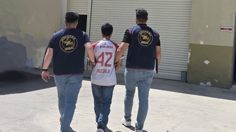 25 yıl kesinleşmiş hapis cezasıyla aranan şahıs yakalandı