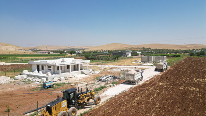 HALİLİYE'DE KIRSAL YOLLAR İÇİN ÇALIŞMALAR HIZ KESMEDEN SÜRÜYOR