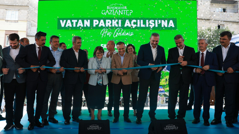 GAZİANTEP BÜYÜKŞEHİR VATAN MAHALLESİ’NİN ÇEHRESİNİ DEĞİŞTİRECEK YENİ PARKI AÇTI