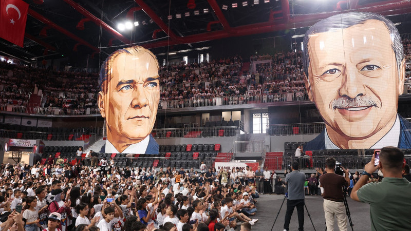 BÜYÜKŞEHİR, YAZ OKULLARI KAPANIŞ PROGRAMI DÜZENLEDİ