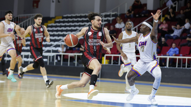 Gaziantep Basketbol farklı kazandı