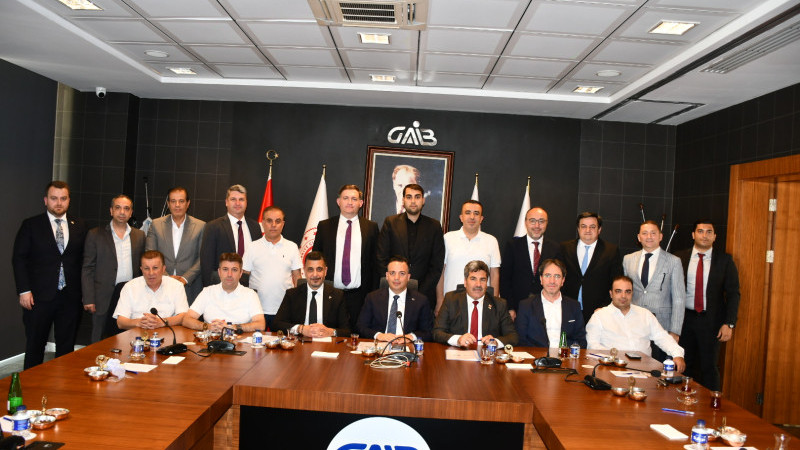 Türk halısı dünyayı sarıyor