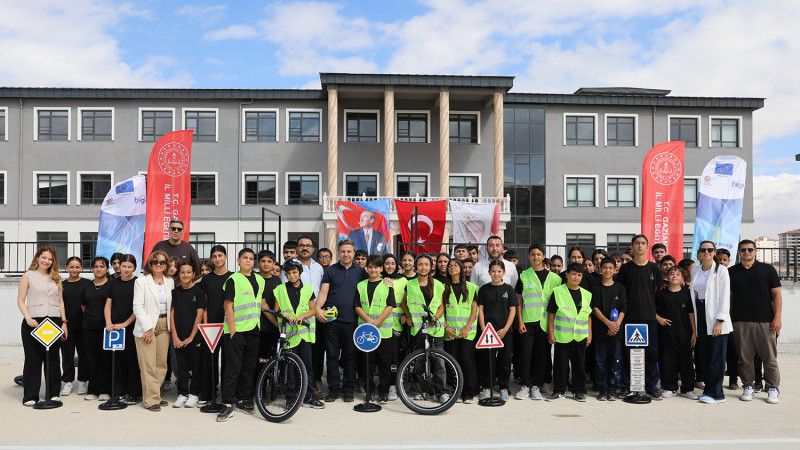 ÖĞRENCİLER GÜVENLİ VE SÜRDÜRÜLEBİLİR HAREKETLİLİK İÇİN PEDAL ÇEVİRDİ