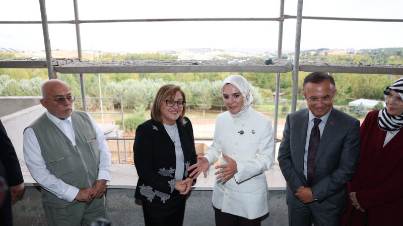Bakan Göktaş’tan Yaşlı Bakım Merkezine ziyaret