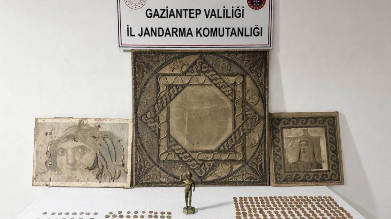 Yüzlerce sahte eser ele geçirildi