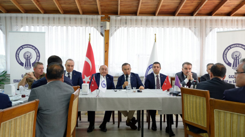 Esnafla toplantı