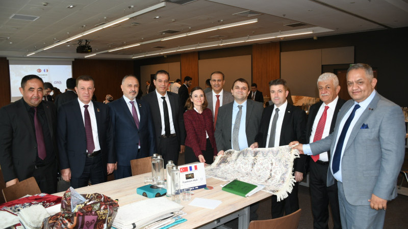 GAHİB Paris ve Milano’da 2027 halı koleksiyonlarını tanıttı