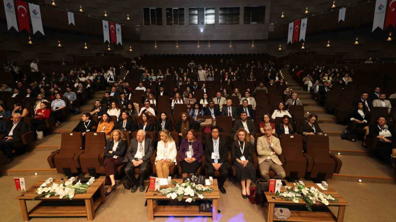 HKÜ’de uluslararası konferans