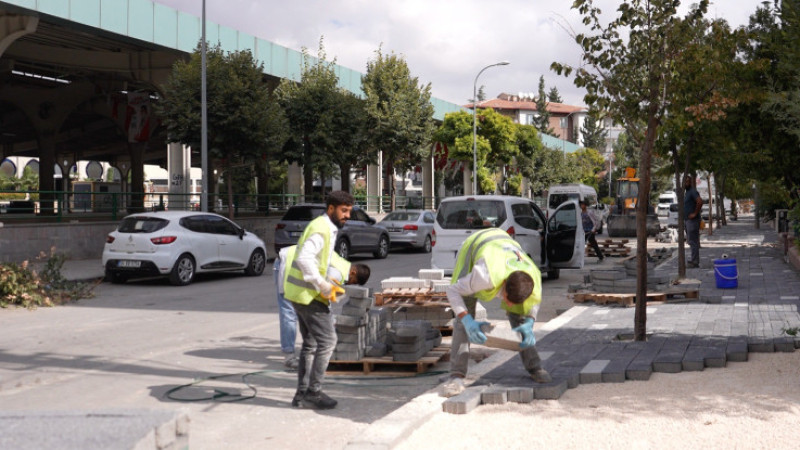 ŞEHİTKAMİL’DE KALDIRIMLAR YENİLENİYOR