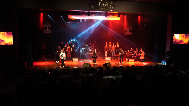 ŞEHİTKAMİL’DE MÜZİK DOLU UNUTULMAZ GECE