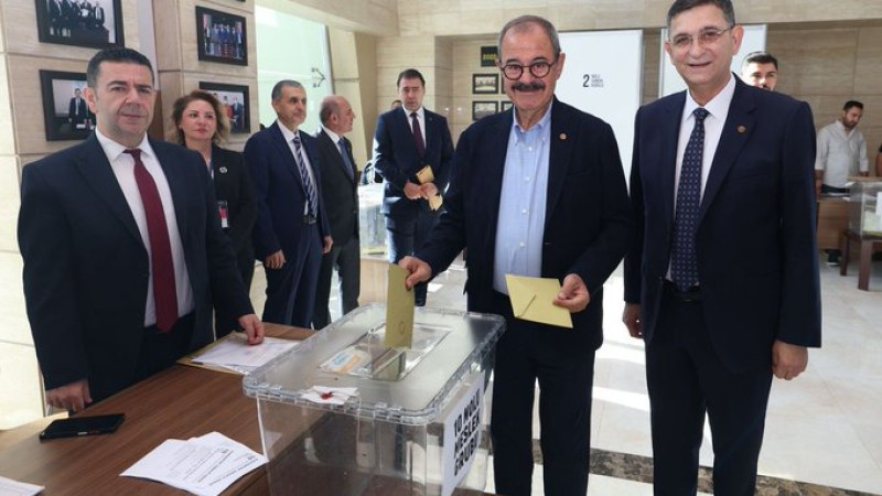 Konukoğlu ve Ünverdi oylarını kullandı