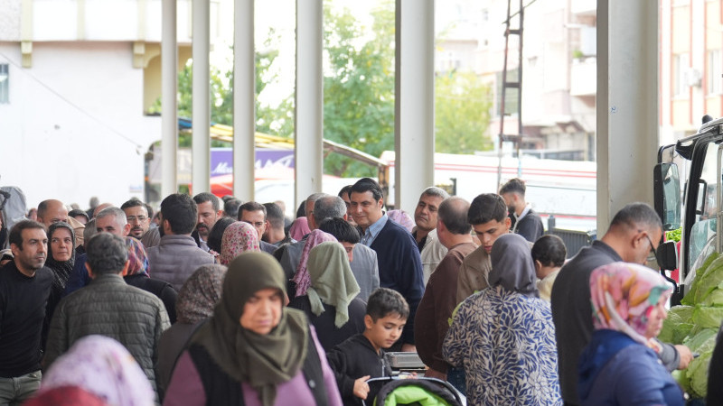 BAŞKAN YILMAZ’DAN PİRSULTAN VE ÖZGÜRLÜK MAHALLELERİNE ZİYARET